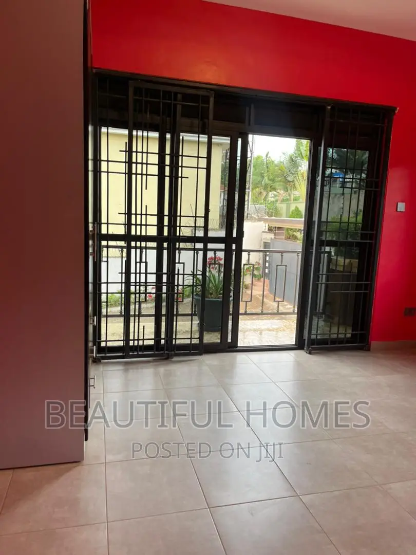 Furnished 6bdrm Mansion in Bwebajja Entebbe, Central Division for sale