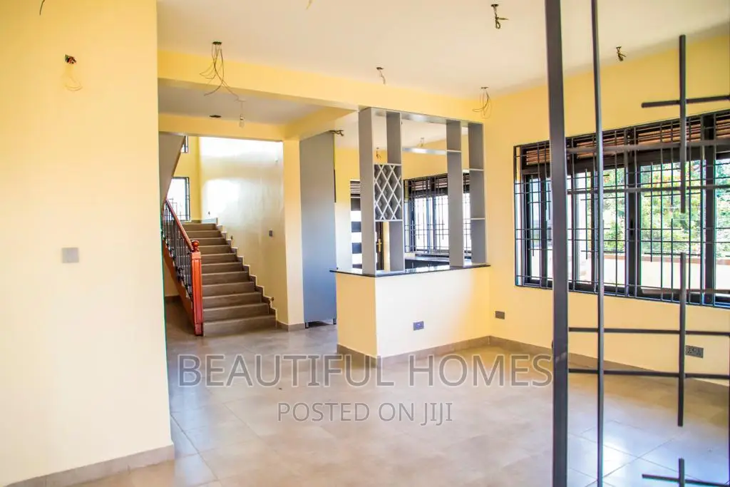 Furnished 6bdrm Mansion in Bwebajja Entebbe, Central Division for sale