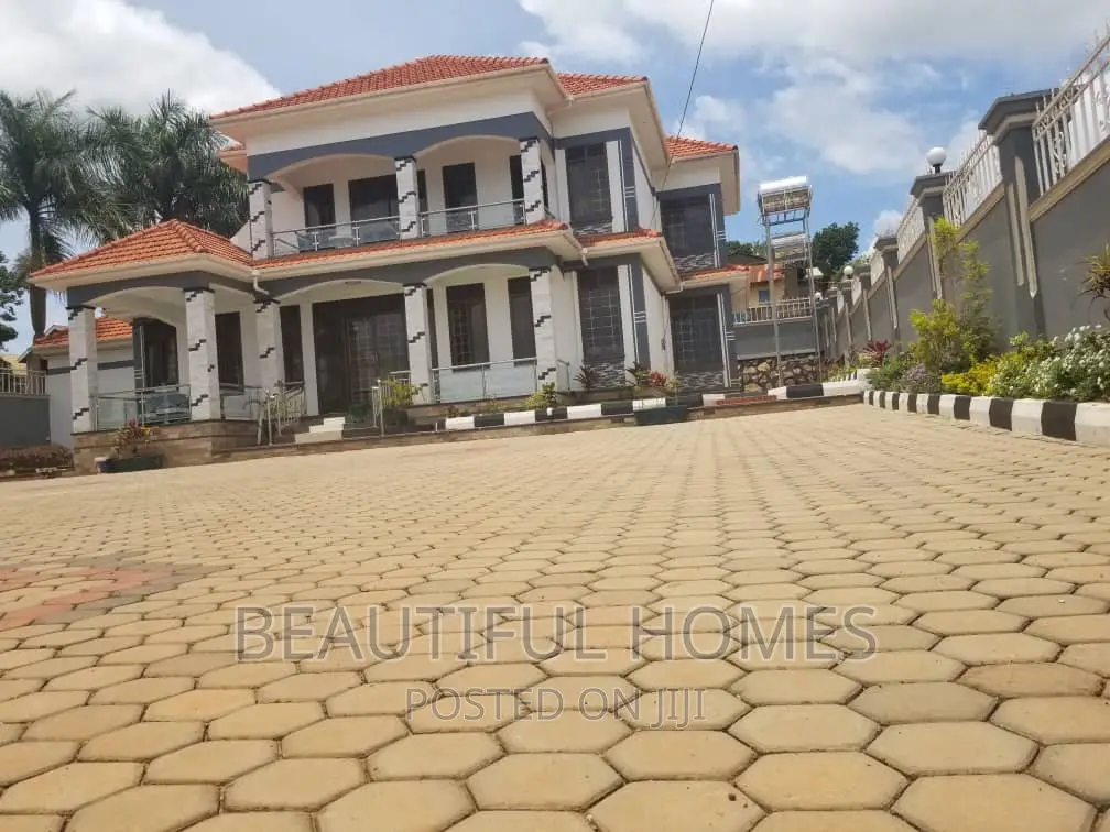 Furnished 5bdrm Mansion in Kajjansi Lake View, Central Division