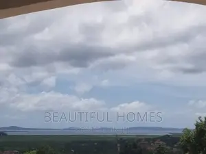 Furnished 5bdrm Duplex in Kajjansi Entebbe, Central Division for sale