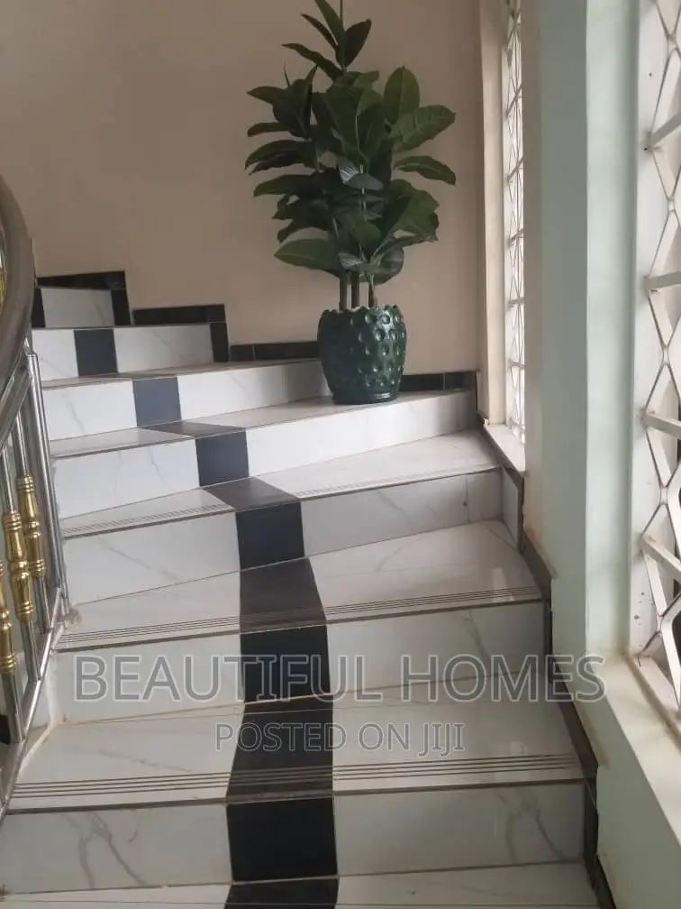 Furnished 5bdrm Duplex in Kajjansi Entebbe, Central Division for sale