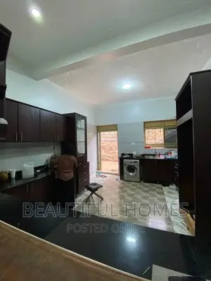 Furnished 5bdrm Duplex in Kitenda Entebbe Road, Central Division