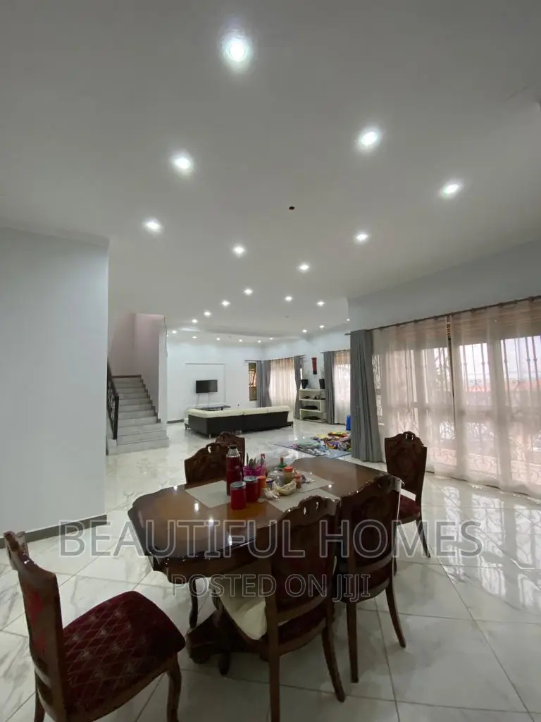 Furnished 5bdrm Duplex in Kitenda Entebbe Road, Central Division