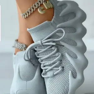 Classic Unisex Trending Sneakers
