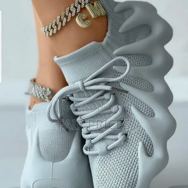 Classic Unisex Trending Sneakers
