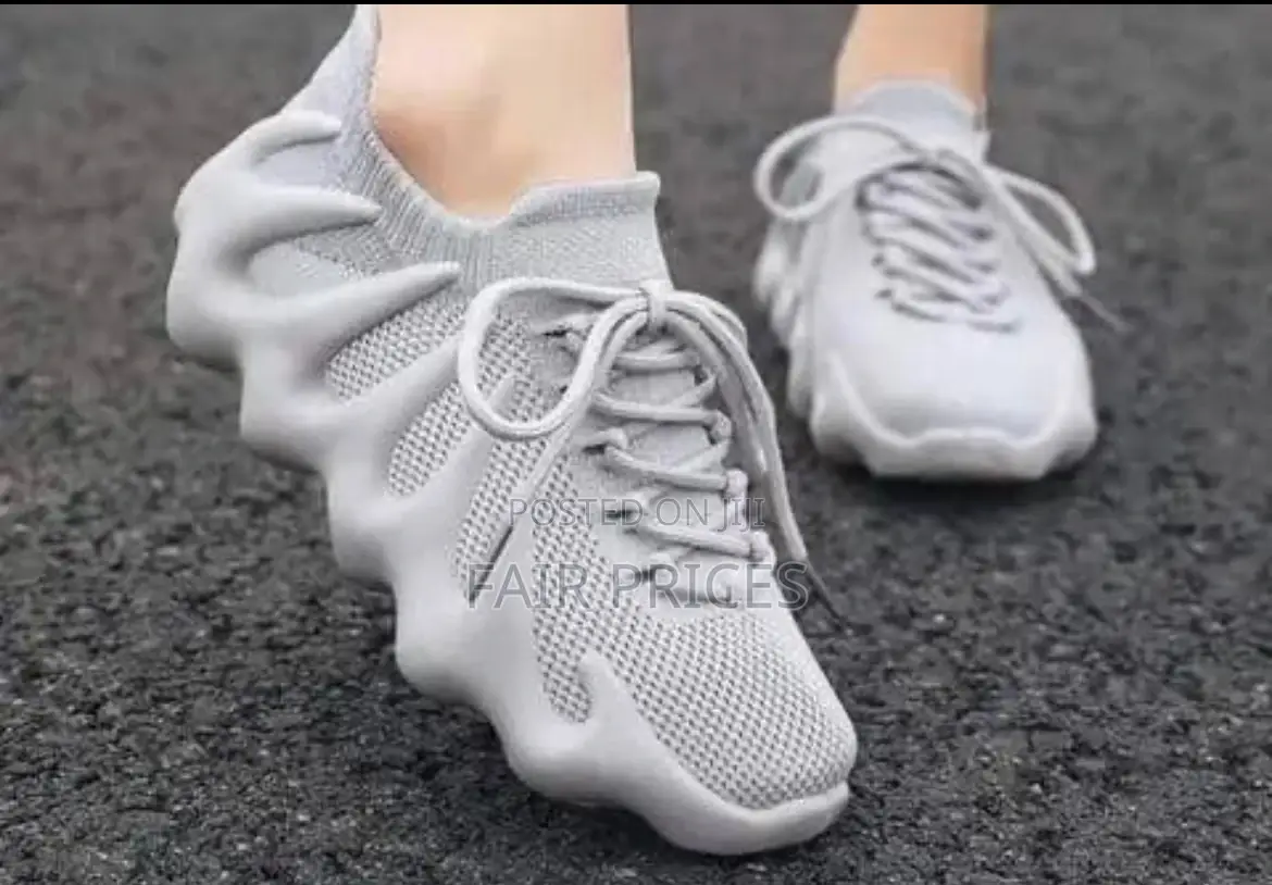 Classic Unisex Trending Sneakers