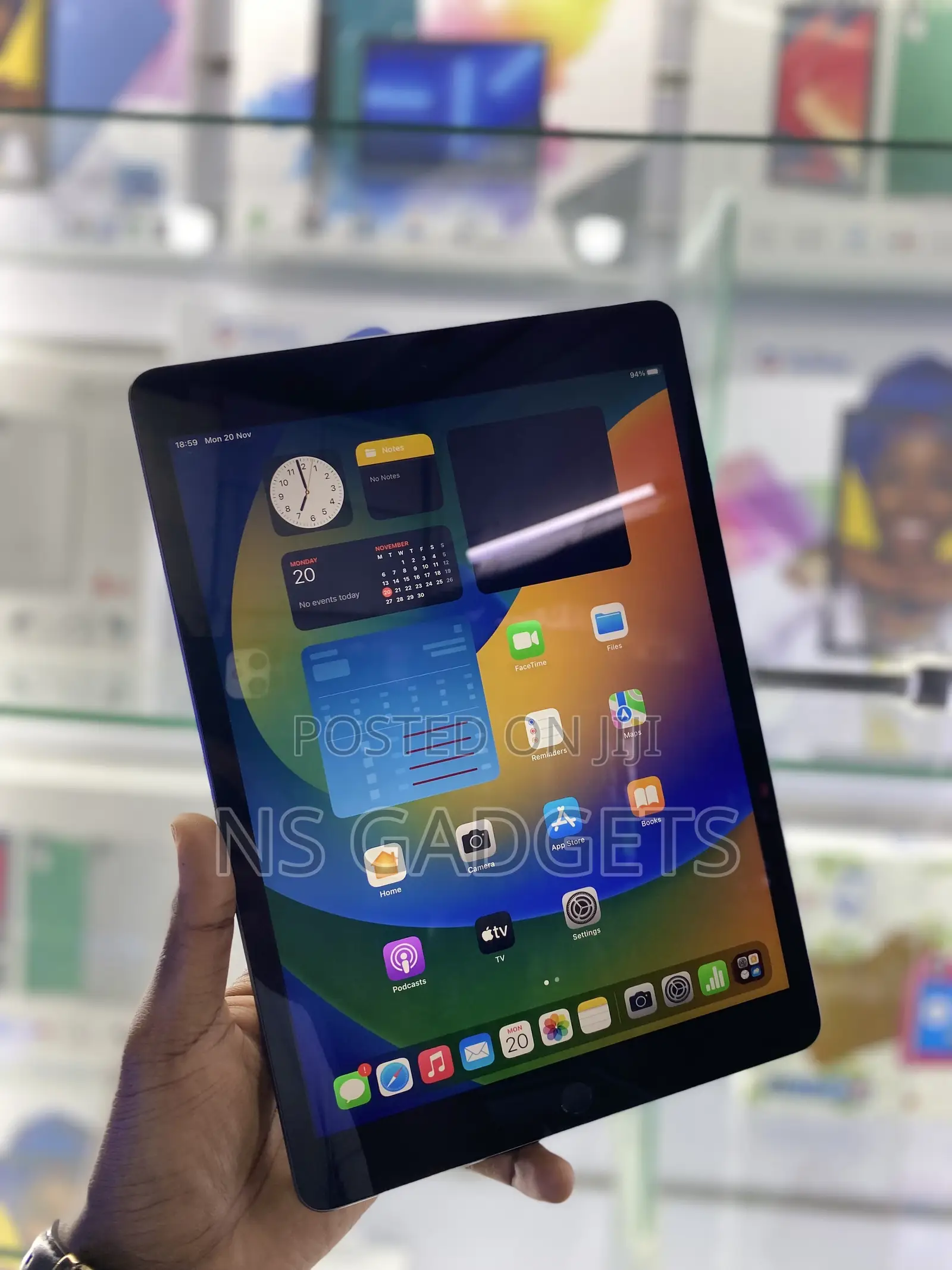 New Apple iPad Wi-Fi 64 GB Gray