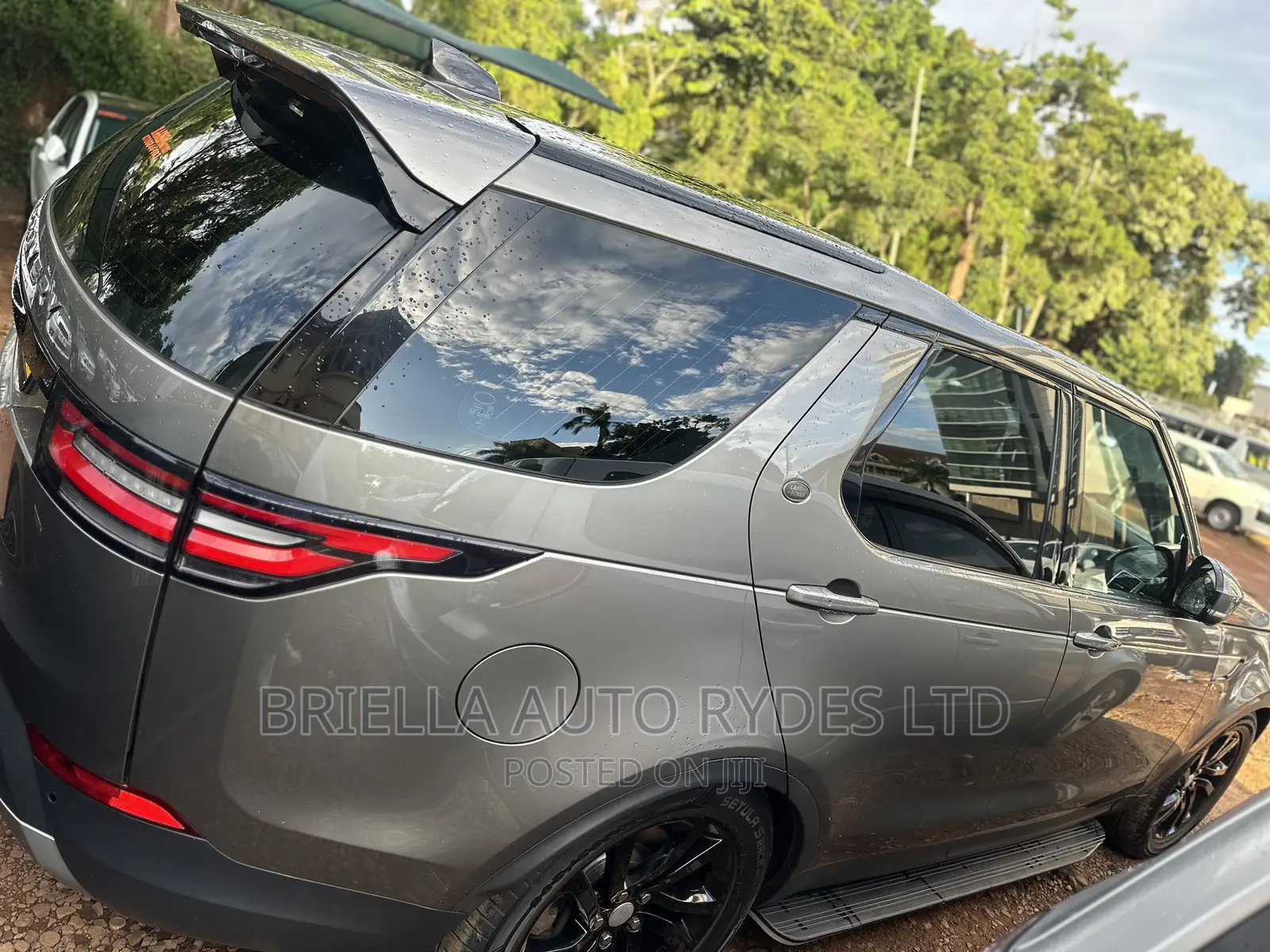 Land Rover Discovery 2019 Gray