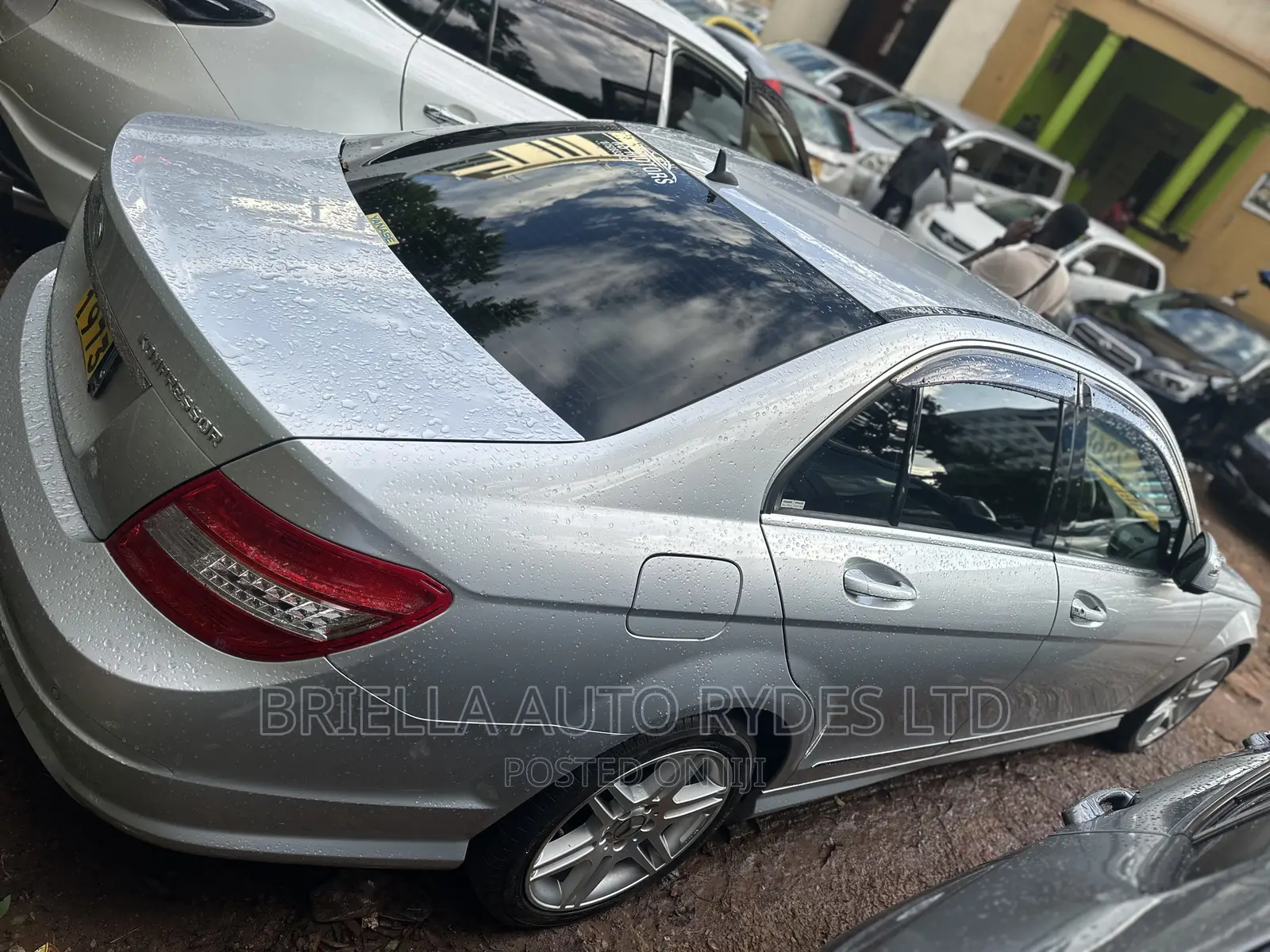 Mercedes-Benz C200 2011 Silver