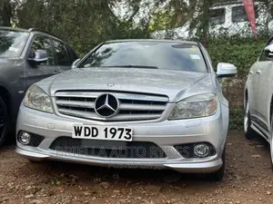 Mercedes-Benz C200 2011 Silver