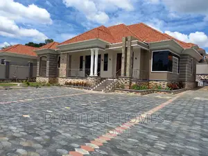 Furnished 5bdrm Mansion in Kira First Class for sale