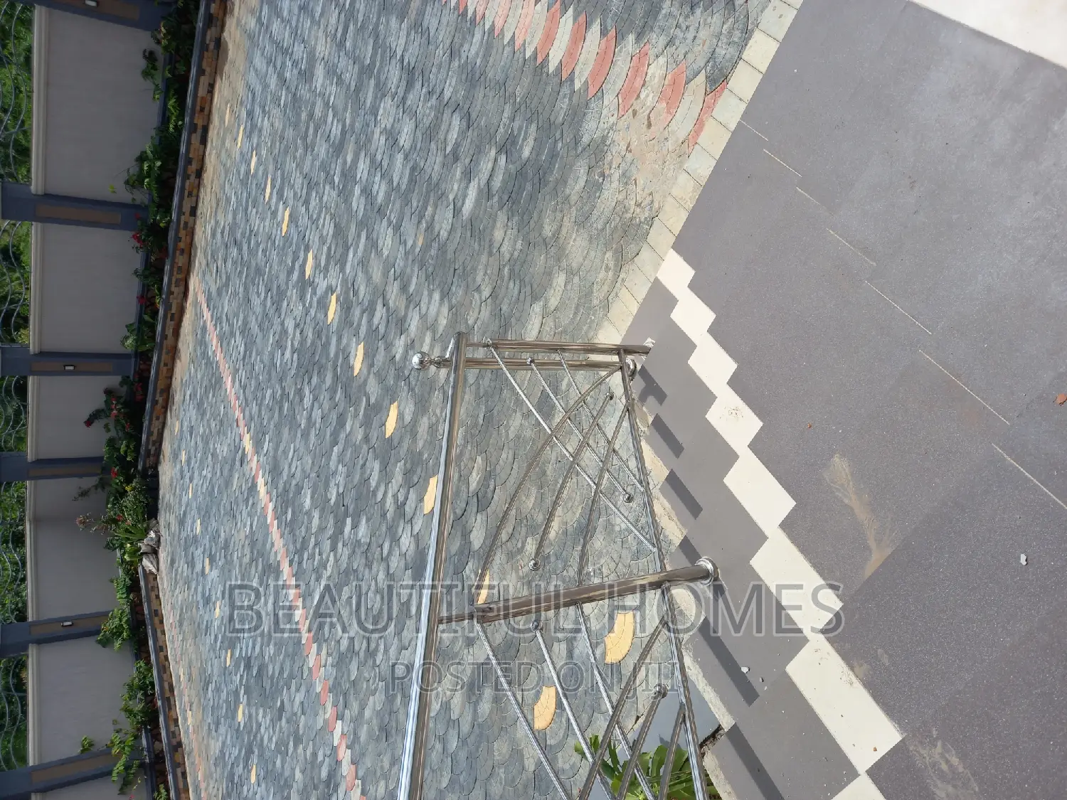 Furnished 5bdrm Bungalow in Kira for sale