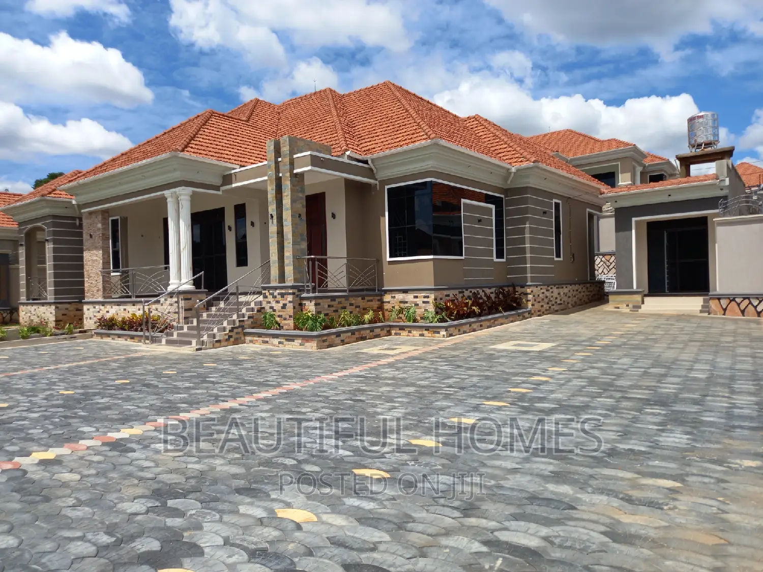 Furnished 5bdrm Bungalow in Kira for sale