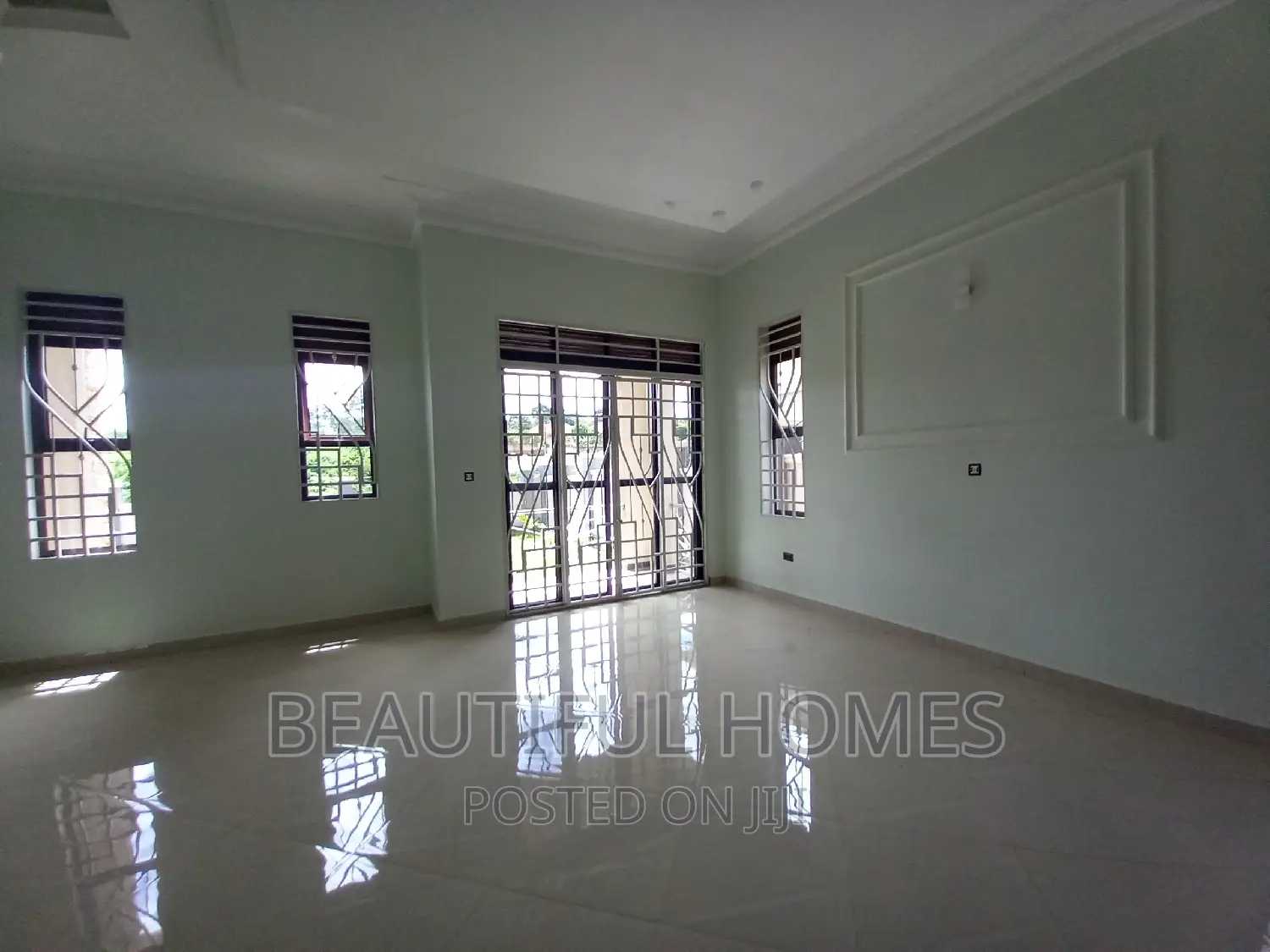 Furnished 5bdrm Bungalow in Kira for sale