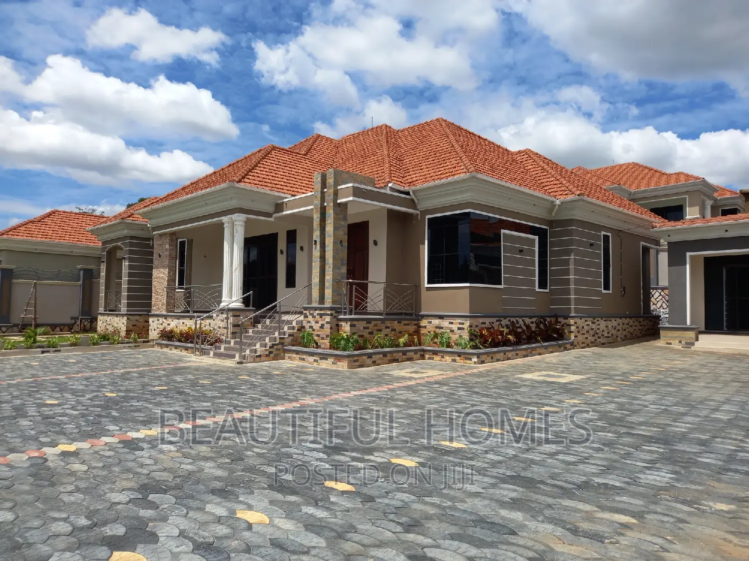 Furnished 5bdrm House in Kira for sale
