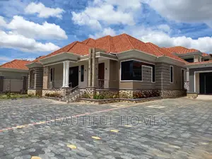 Furnished 5bdrm House in Kira for sale