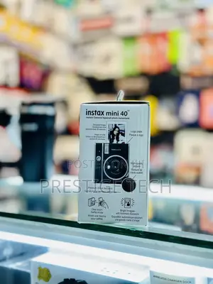 Fujifilm Instax Mini 40 Instant Camera / Polaroid Camera