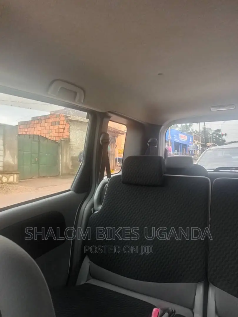 Toyota Sienta 2005 White