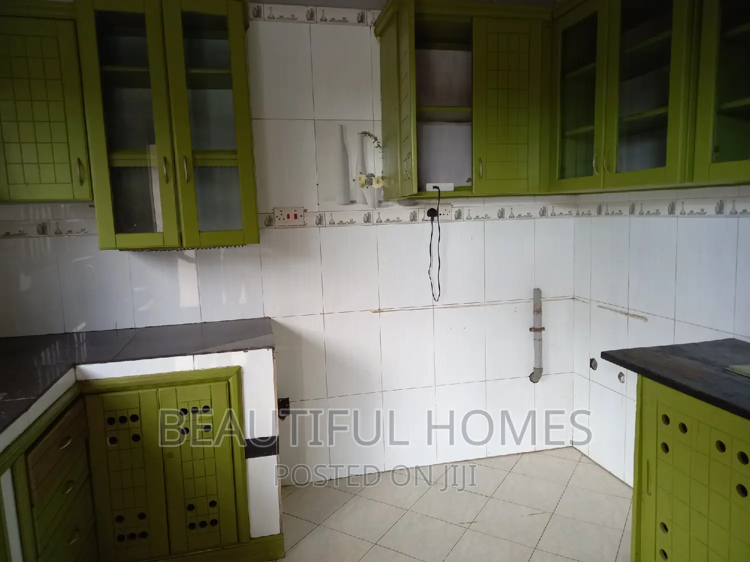 Furnished 4bdrm House in Kira for sale