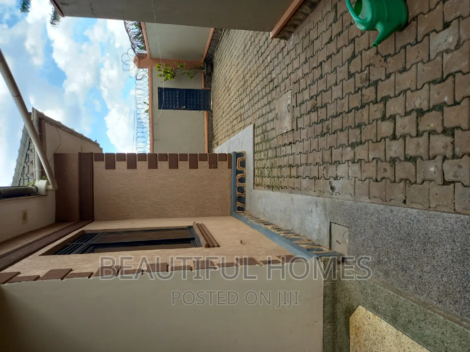 Furnished 4bdrm House in Kira for sale