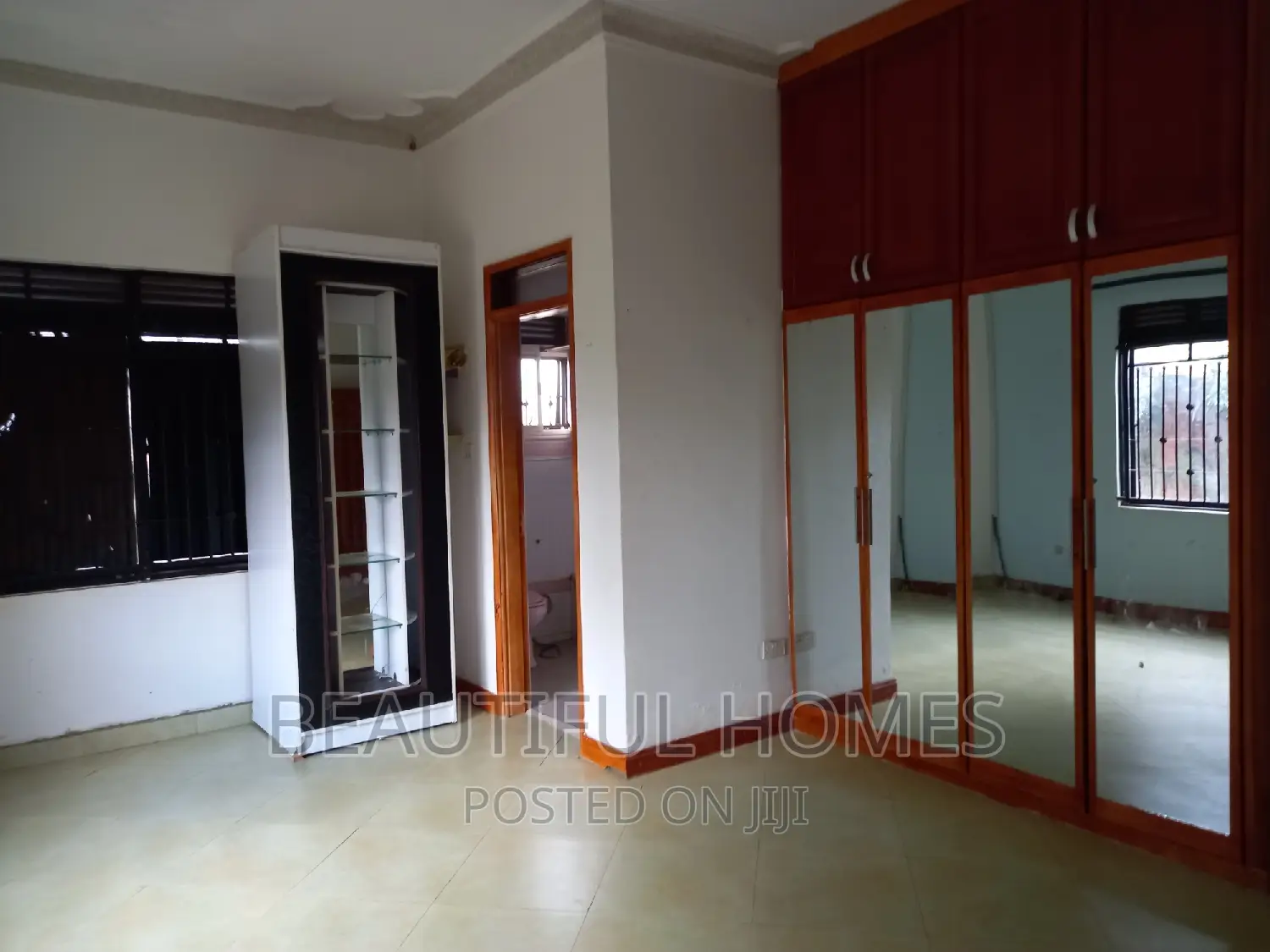 Furnished 4bdrm House in Kira for sale
