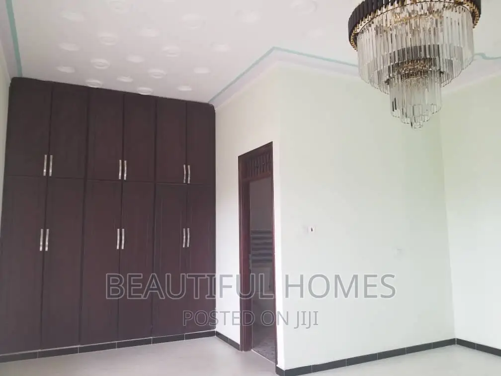 Furnished 4bdrm Bungalow in Kira for sale