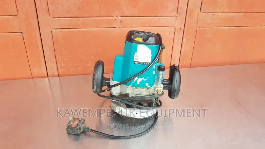 Makita (240V) 1850W 1/2in Router (UK Industrial Grade Model)