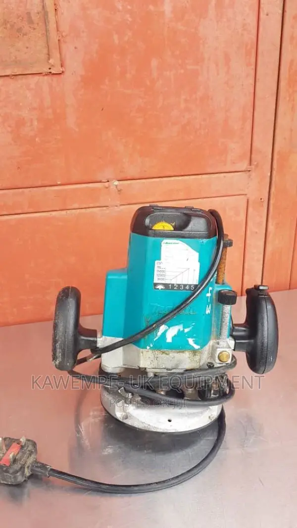 Makita (240V) 1850W 1/2in Router (UK Industrial Grade Model)