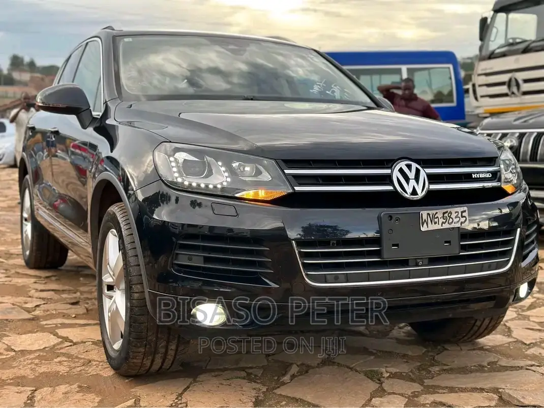 Volkswagen Touareg Hybrid 2013 Black