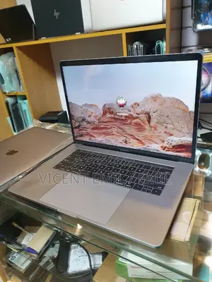 Laptop Apple MacBook Pro 2019 16GB Intel Core I7 SSD 512GB
