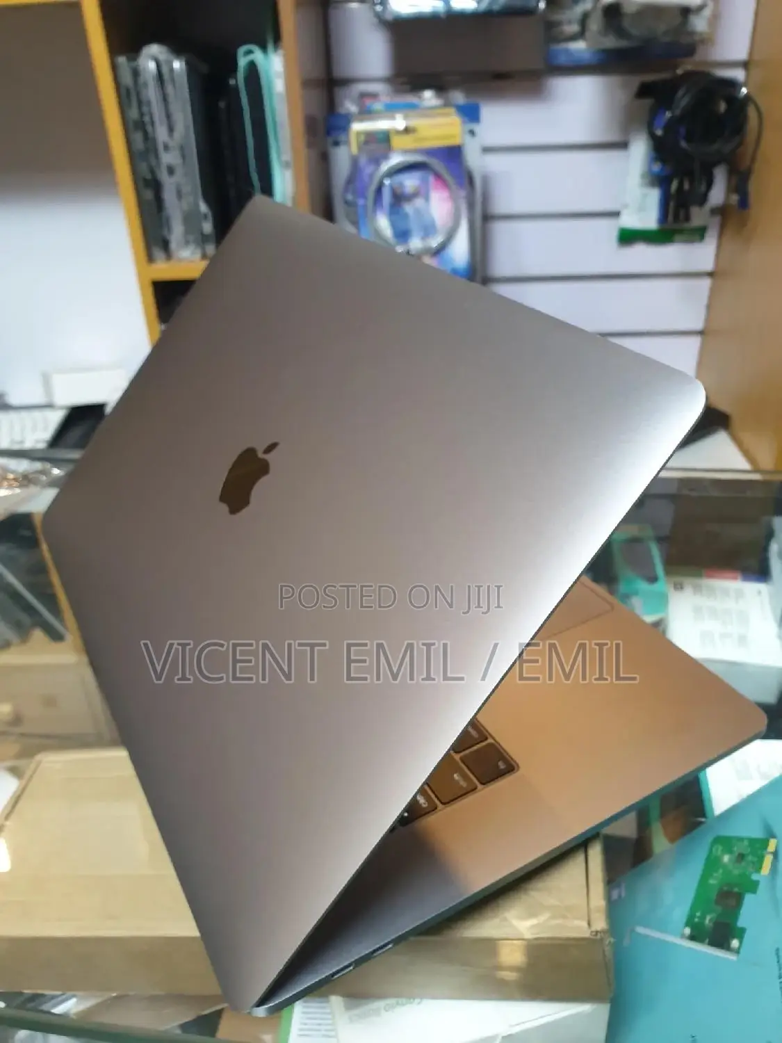 Laptop Apple MacBook Pro 2019 16GB Intel Core I7 SSD 512GB