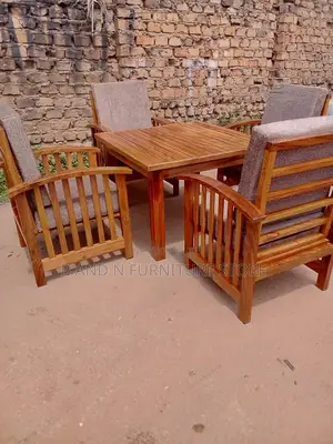 Easy Dinning With 4 Chairs