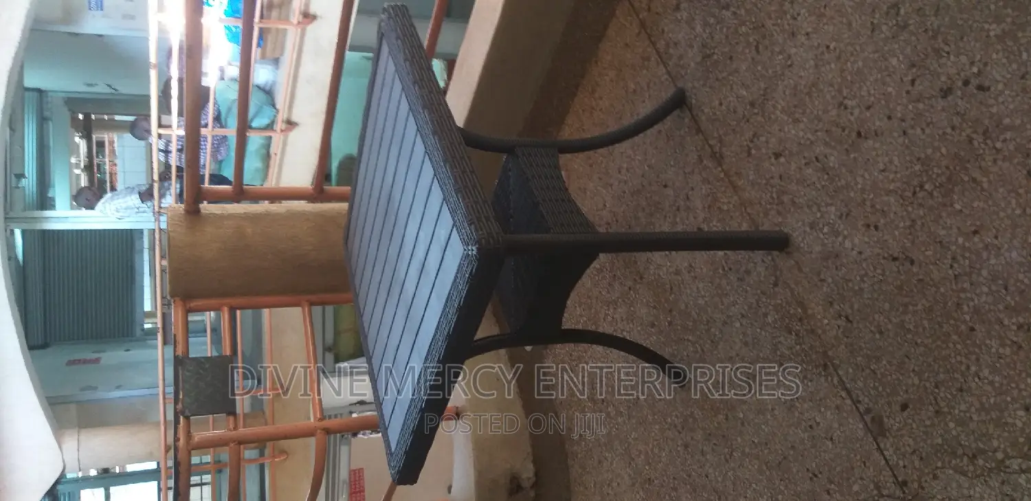 Squear Table Angular Legs