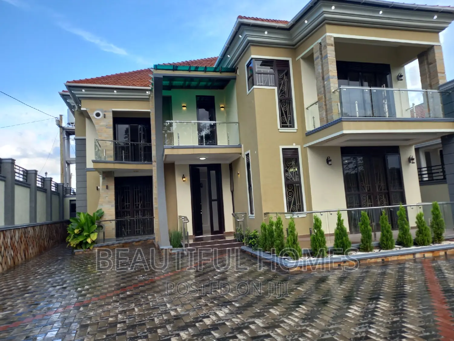 Furnished 6bdrm Duplex in Kira First Class for sale