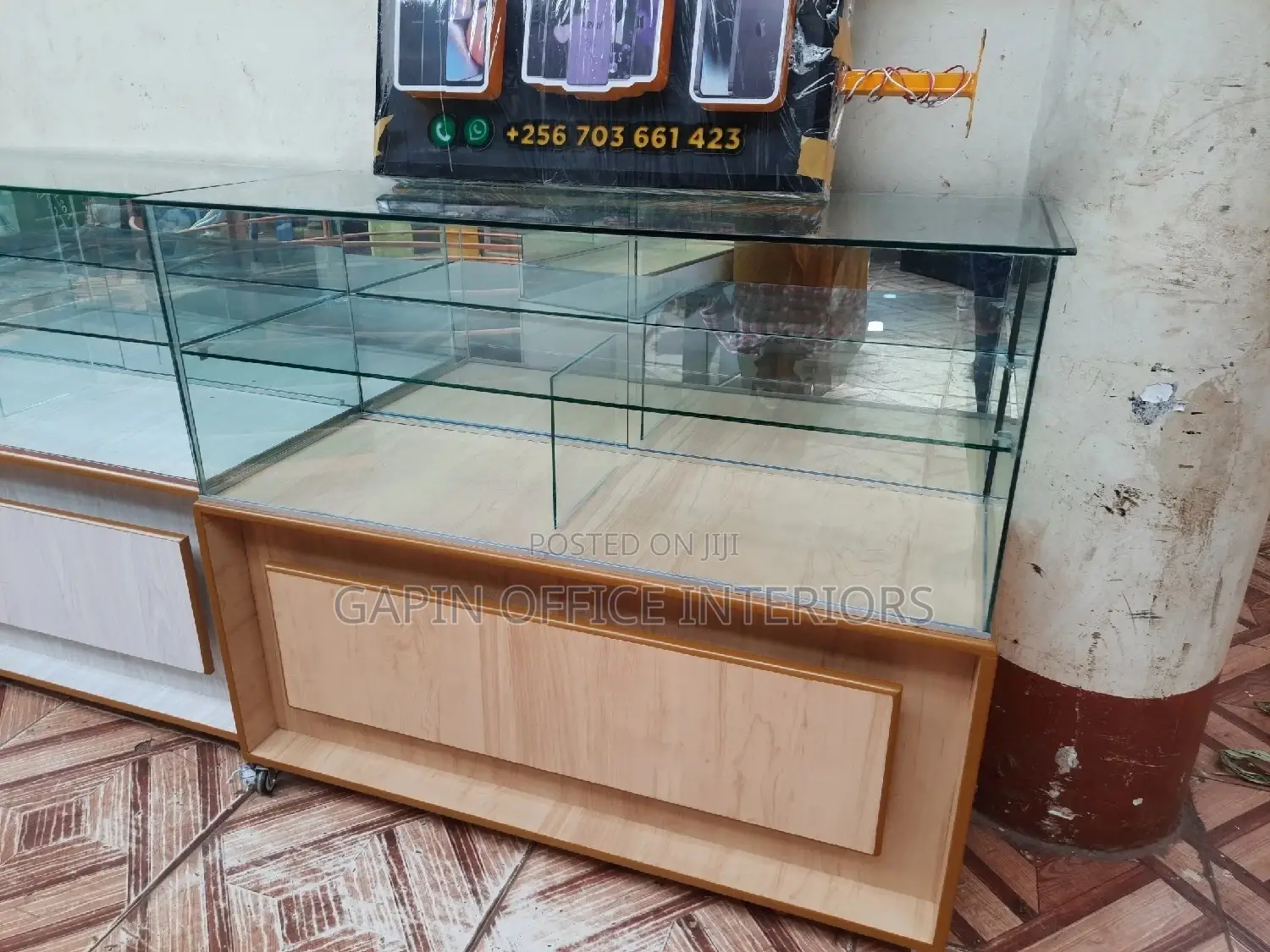 Counter 4 Feet, Brand New