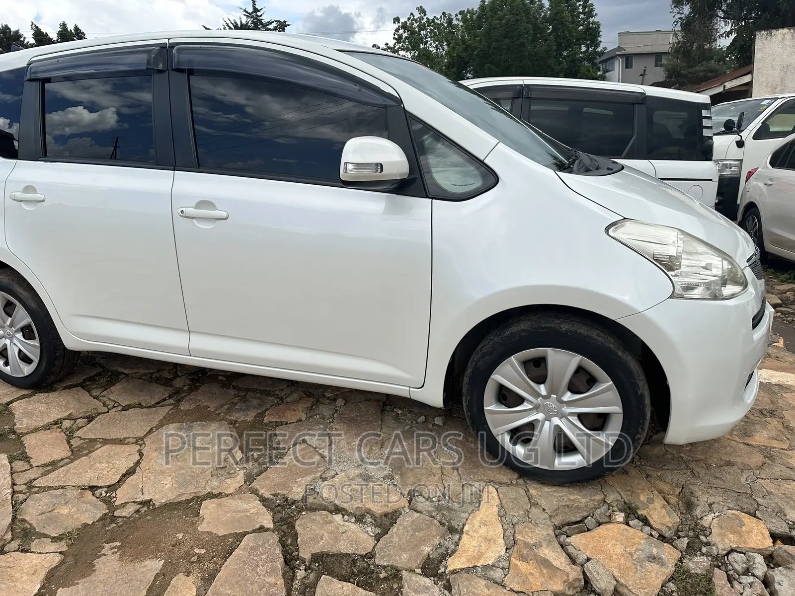 Toyota Ractis 1.5 AWD 2008 Off white