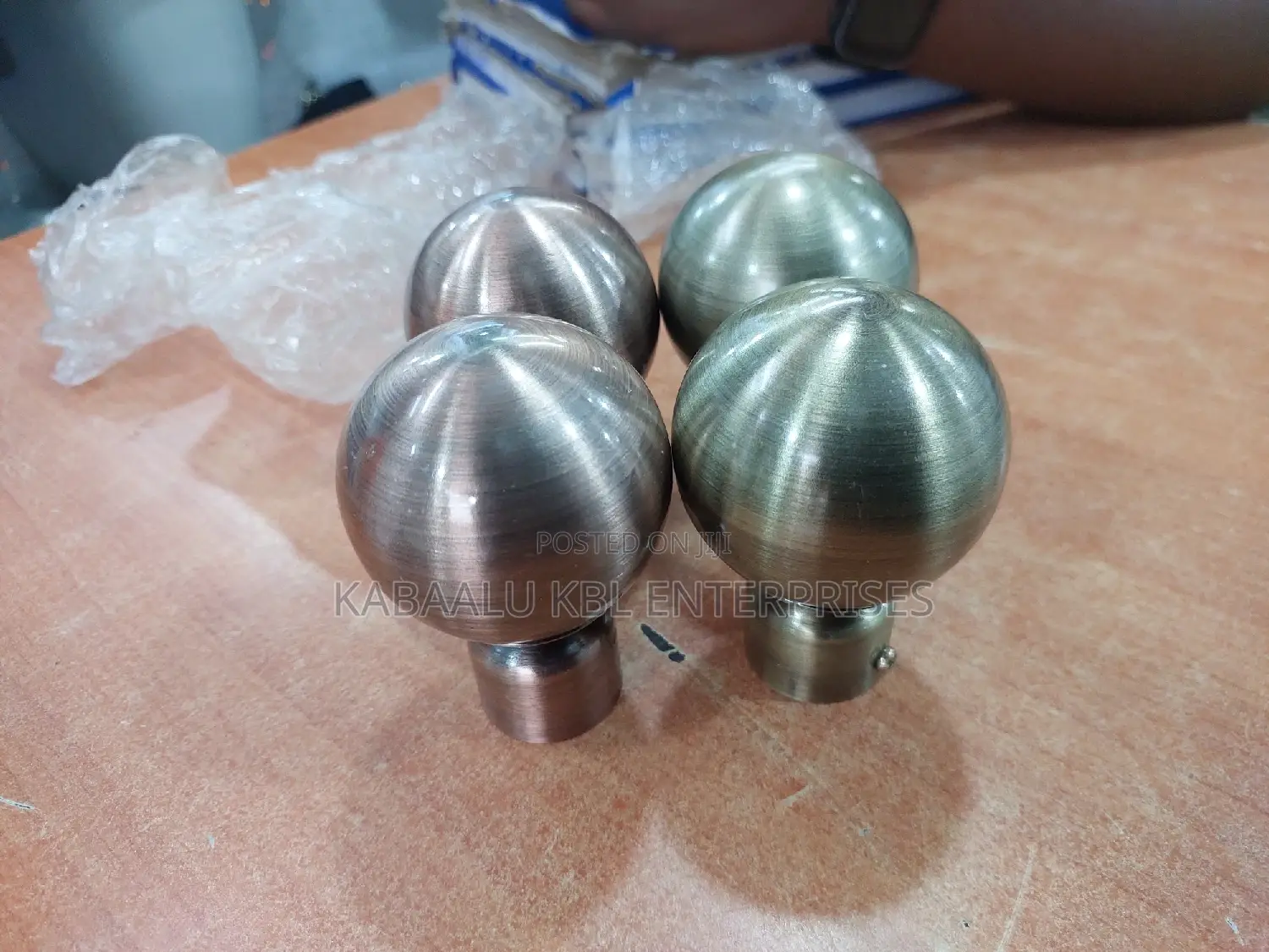 Executive Metallic Ball( Round )Endicaps