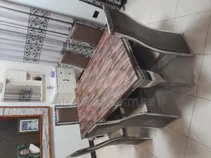 A Daining Table Very Nice