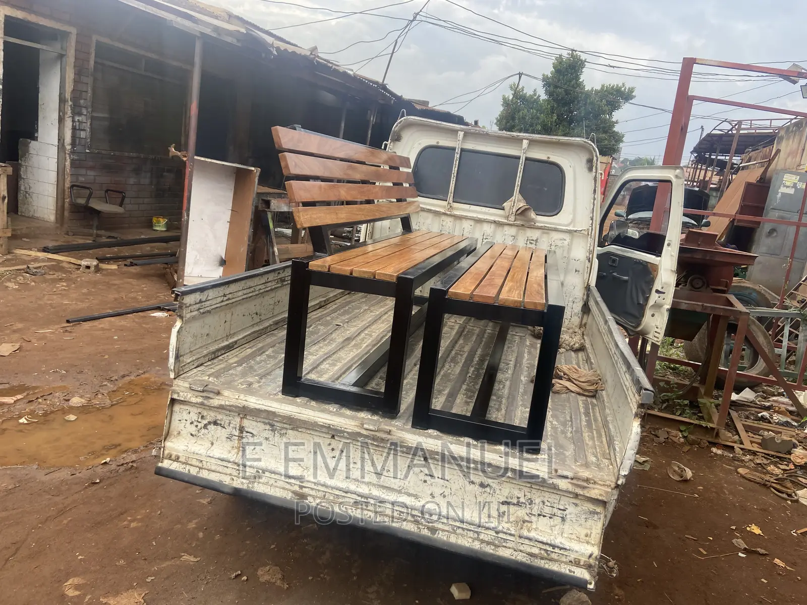 Benches/ Chairs/ Outdoor Furniture