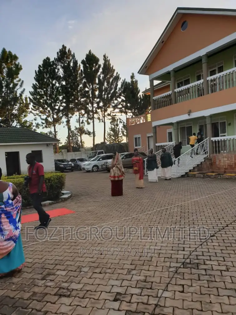 Furnished 5bdrm Villa in Makindye for sale