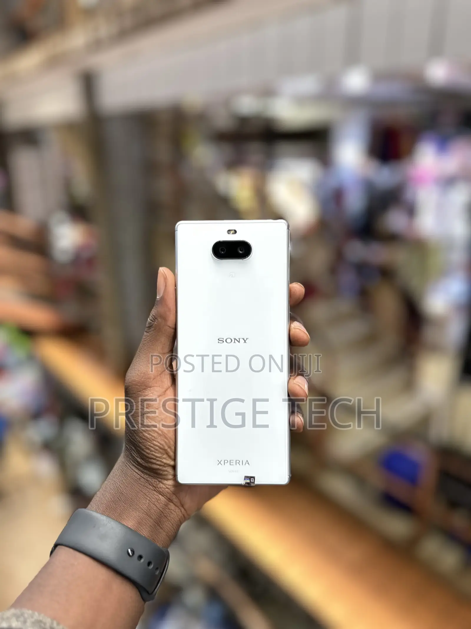 Sony Xperia 8 SOV42 64 GB White