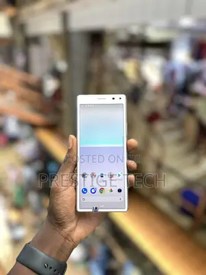 Sony Xperia 8 SOV42 64 GB White
