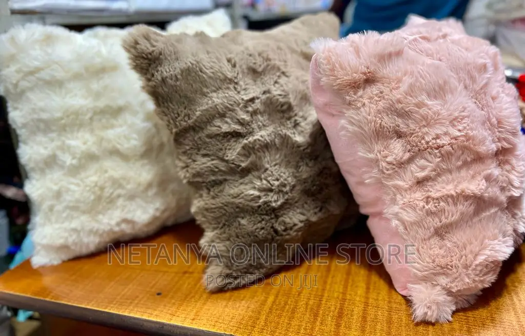 Elegant Cushion Pillows