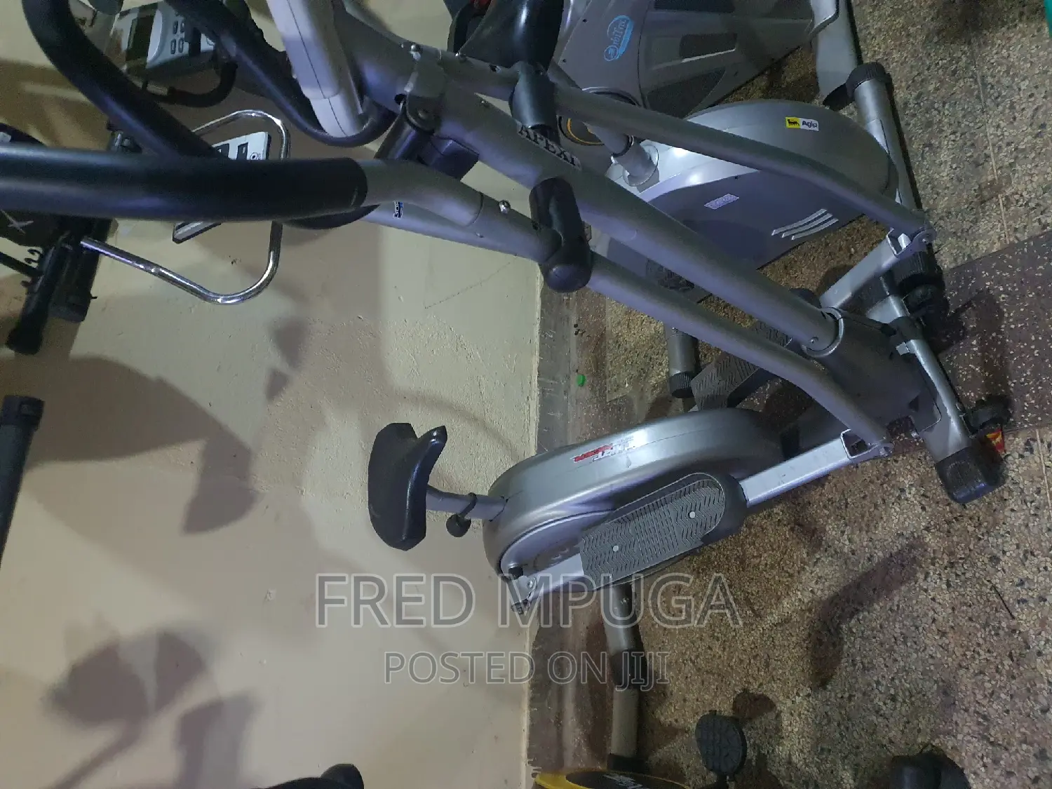 Cross Trainer Gym Machine