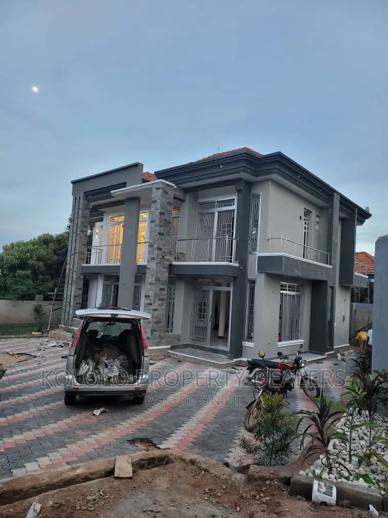 5bdrm Mansion in Kyanja, Central Division for sale