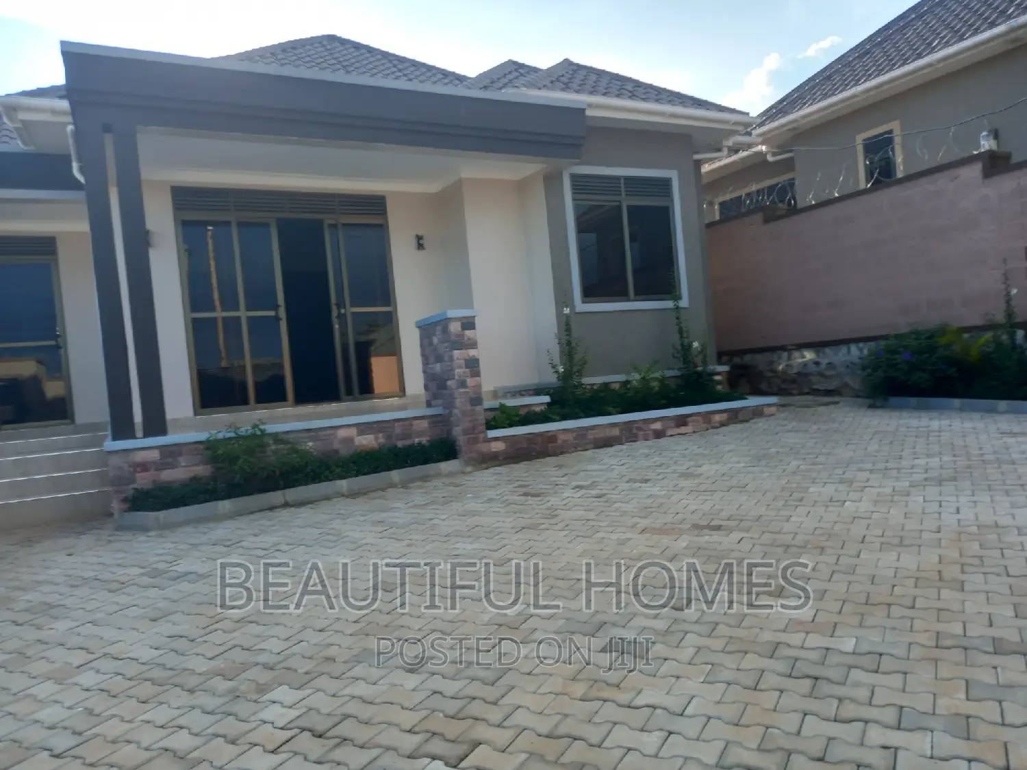 Furnished 3bdrm Bungalow in Nakwero, Kira for sale