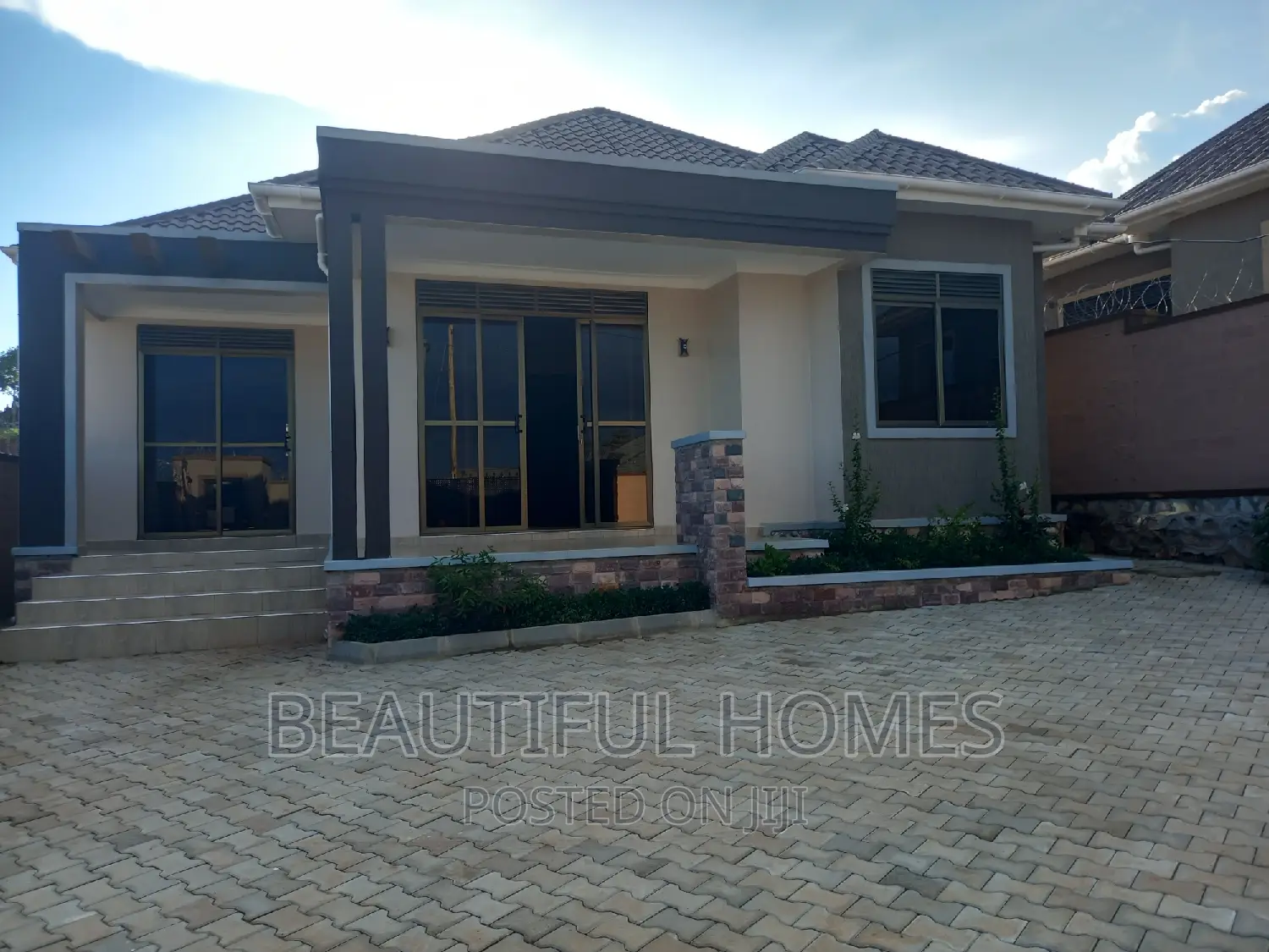 Furnished 3bdrm Bungalow in Nakwero, Kira for sale