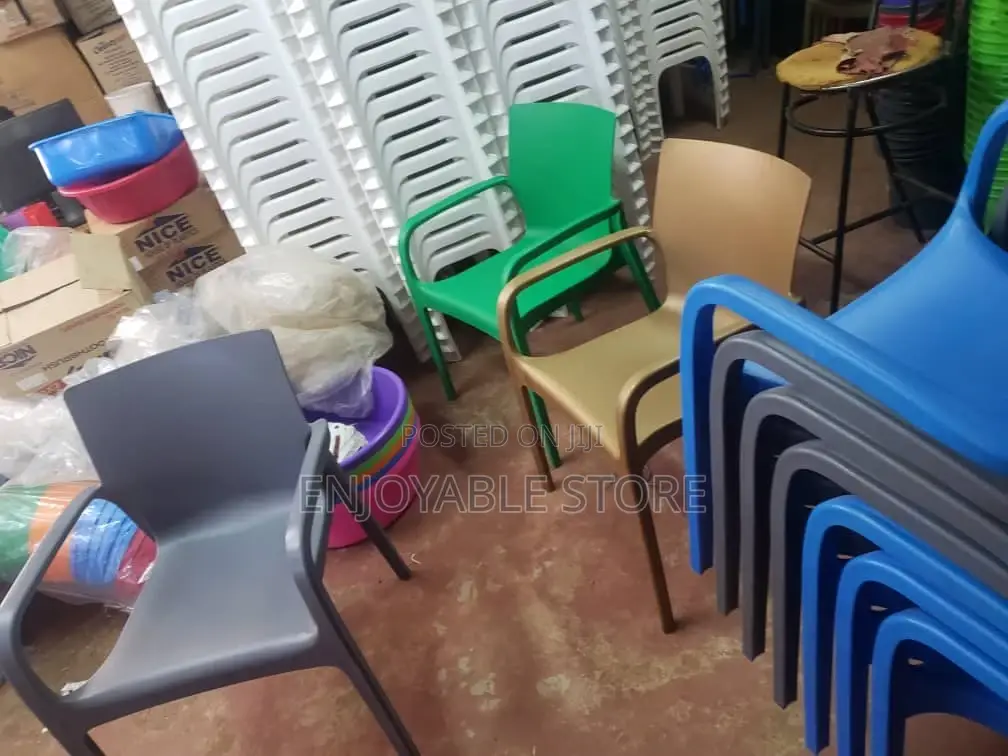 Bar and Restaurant Plastic Chairs
