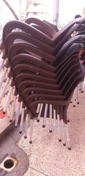 Big Armed Steel Leg Chair