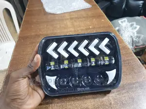 Hillux and Landcruiser Square Led Lights